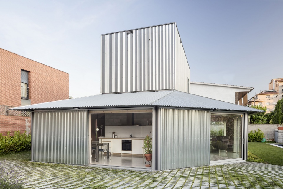 house 905 by harquitectes