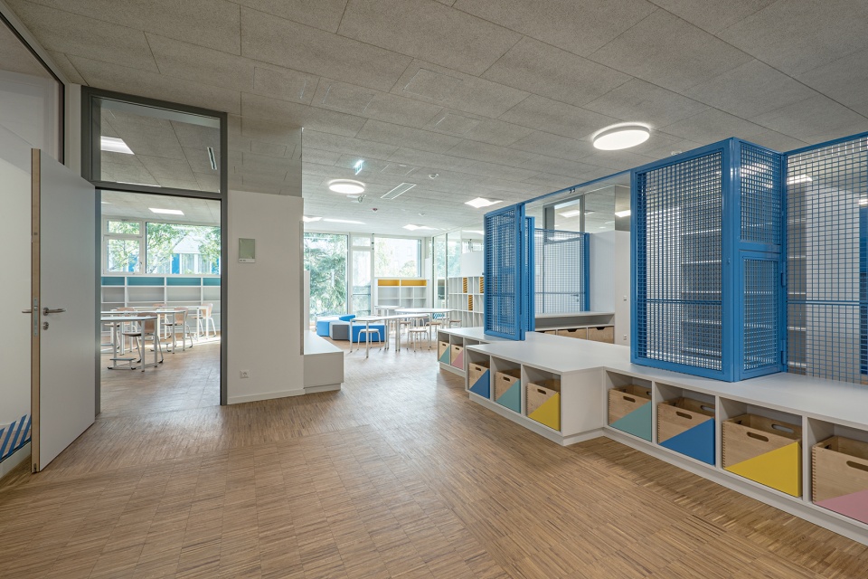 langenfeldgasse primary and vocational school by ppag architects