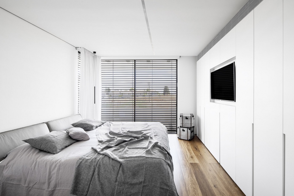 x6 two in one houses by raz melamed architect