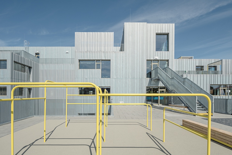 langenfeldgasse primary and vocational school by ppag architects