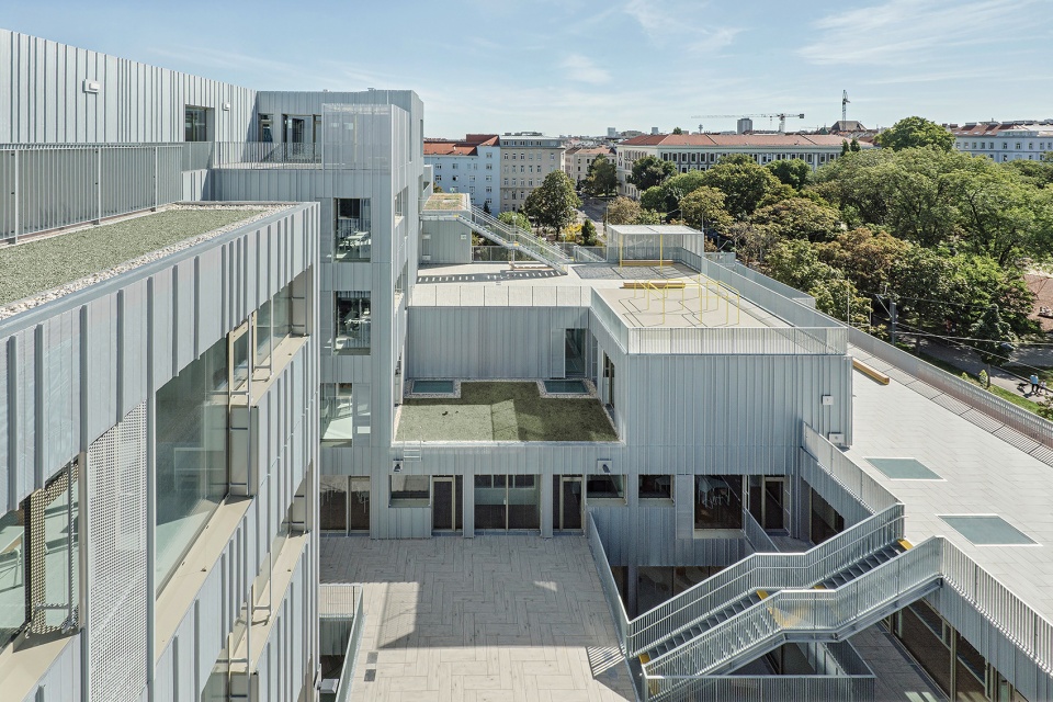 langenfeldgasse primary and vocational school by ppag architects