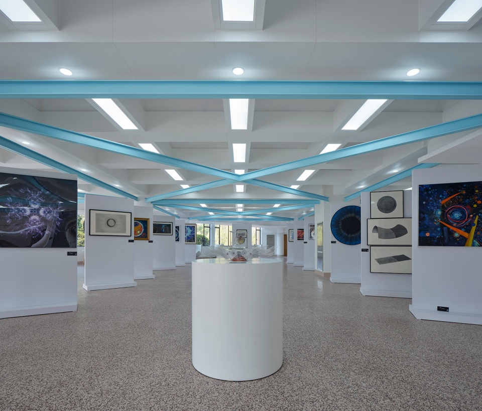 Reconstruction of Bao Yugang Library of Jiaotong University China by Oumoumou Studio