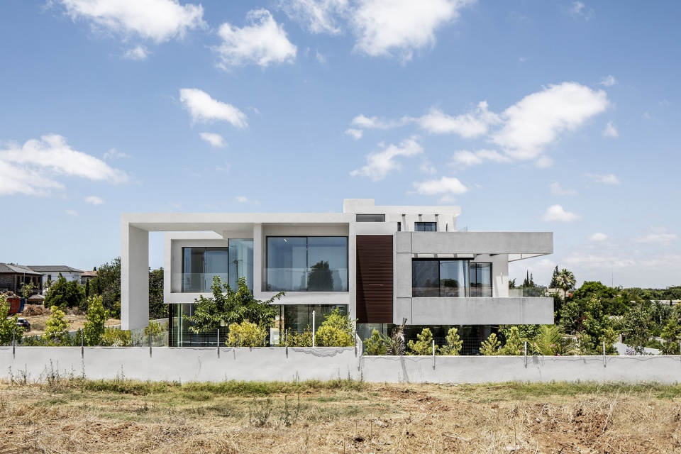 x6 two in one houses by raz melamed architect