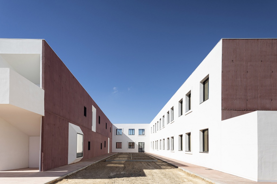 CEIP IMAGINALIA by DR Diaz Romero Arquitectos