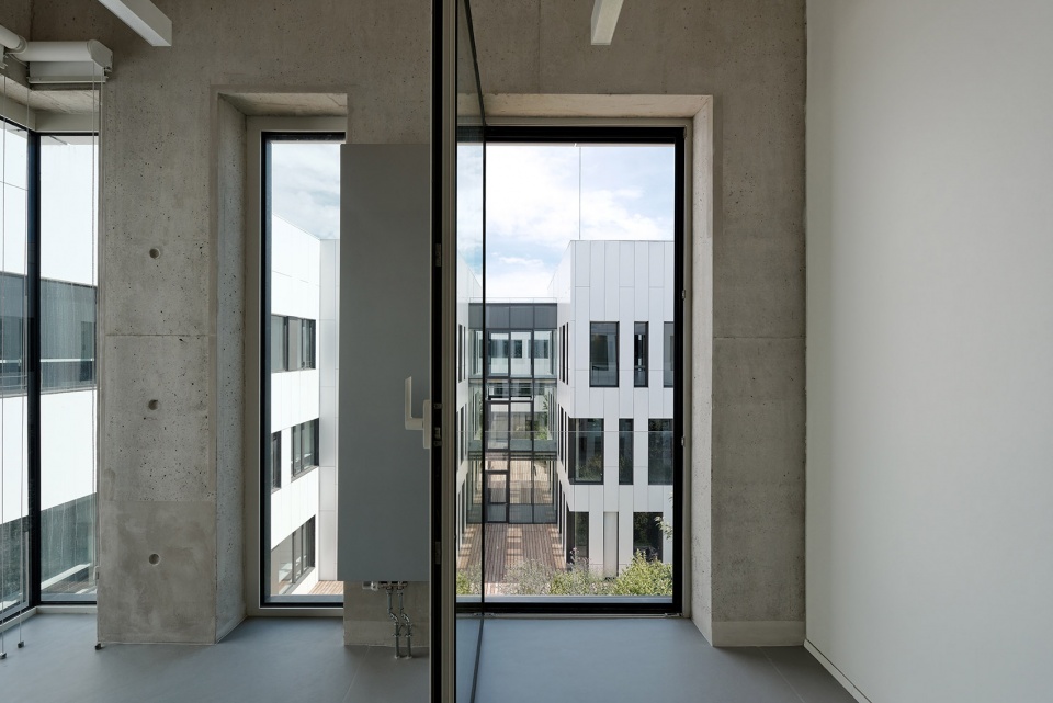 Campus CEA Paris Saclay Neuroscience Institute by Dietmar Feichtinger Architectes Celnikier Grabli Architectes