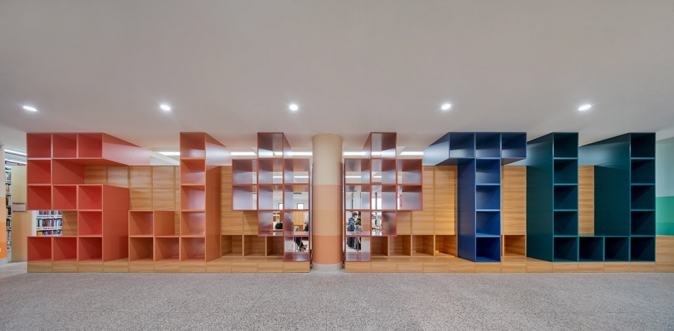 Reconstruction of Bao Yugang Library of Jiaotong University China by Oumoumou Studio