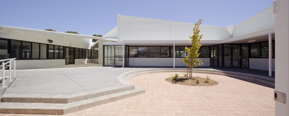 victor harbor senior high school by hames sharley