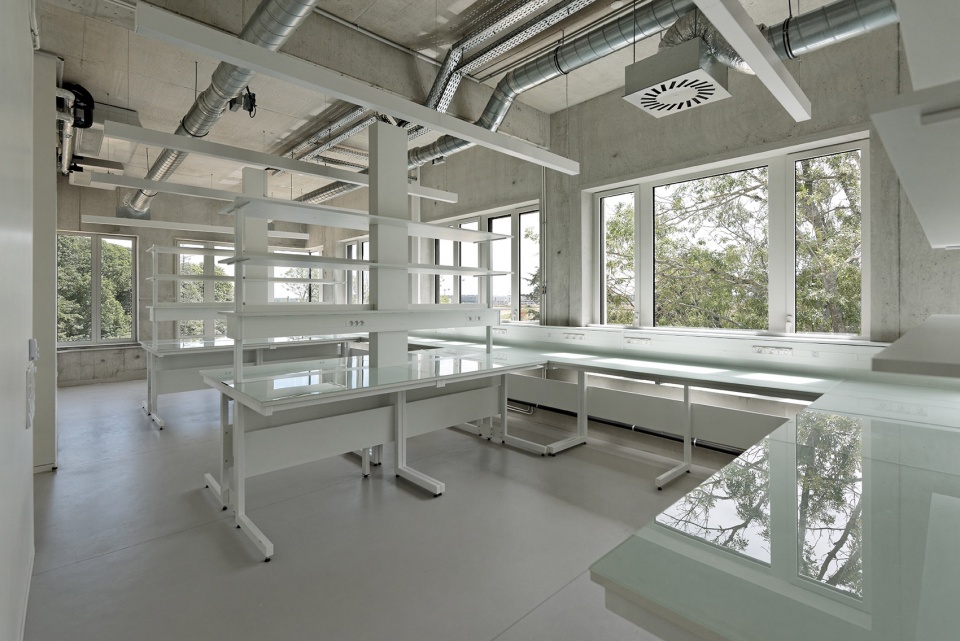 Campus CEA Paris Saclay Neuroscience Institute by Dietmar Feichtinger Architectes Celnikier Grabli Architectes