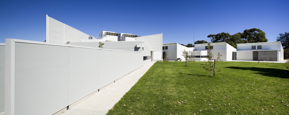 victor harbor senior high school by hames sharley