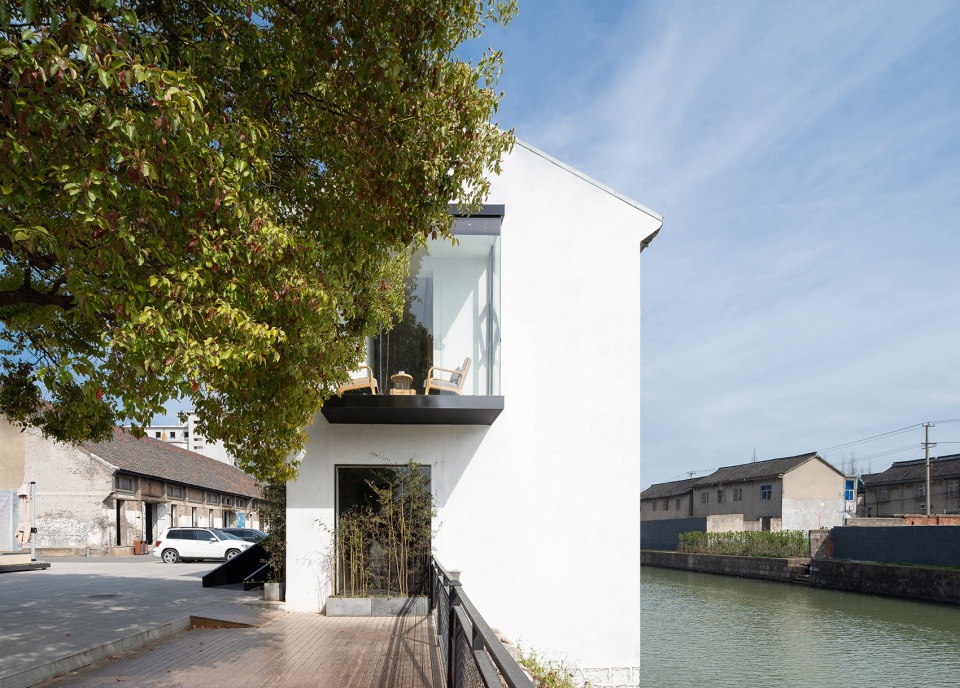 Tea Room Floating by the River DCDSAA