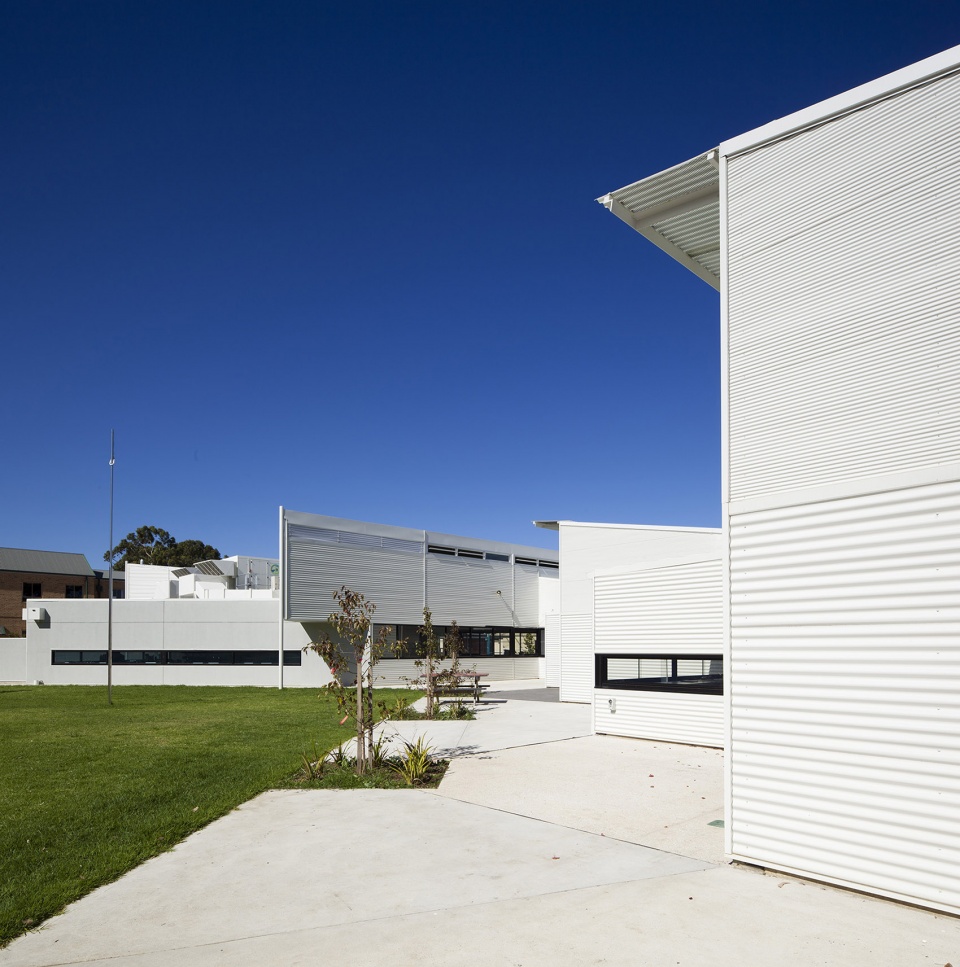 victor harbor senior high school by hames sharley
