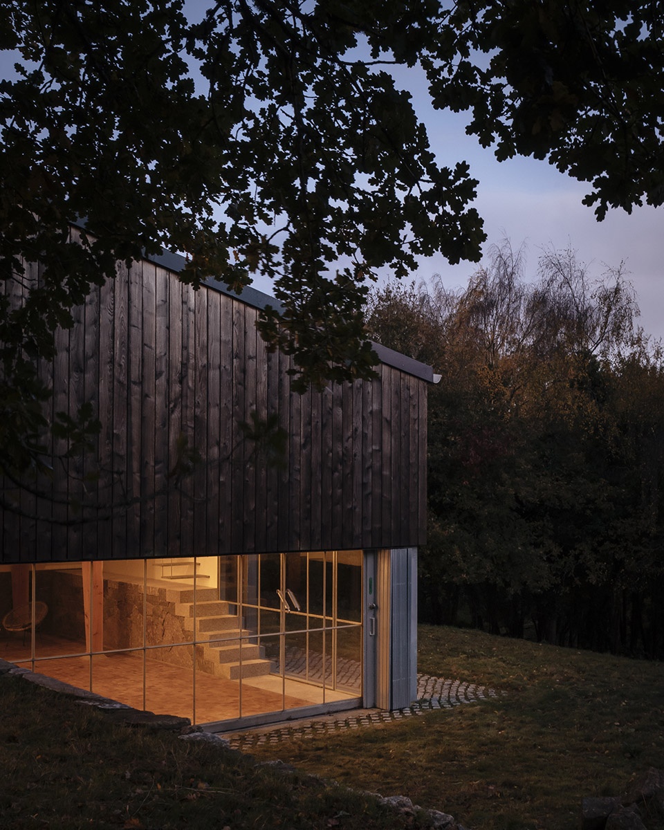 art barn by thomas randall page