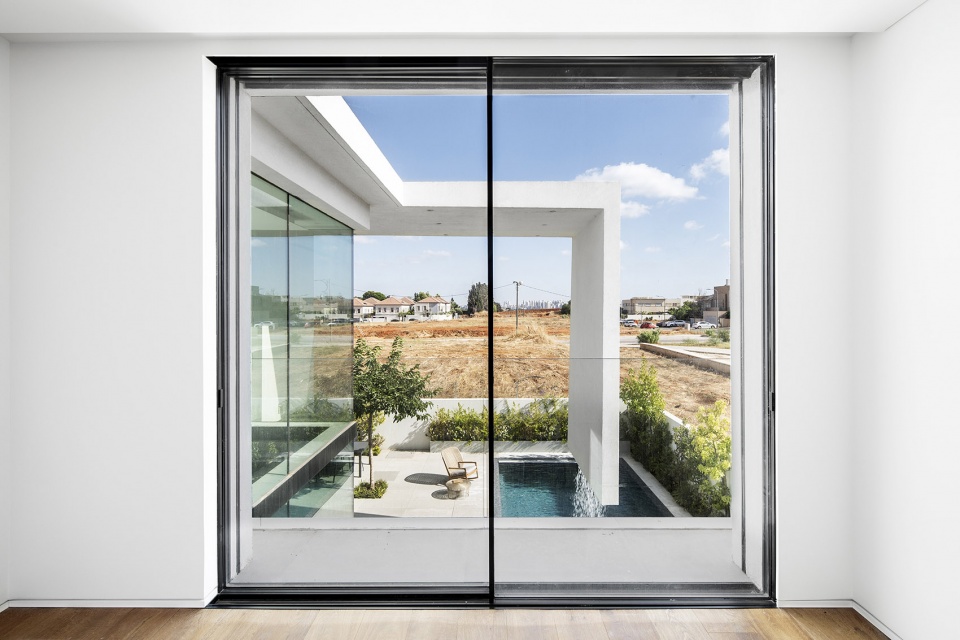 x6 two in one houses by raz melamed architect