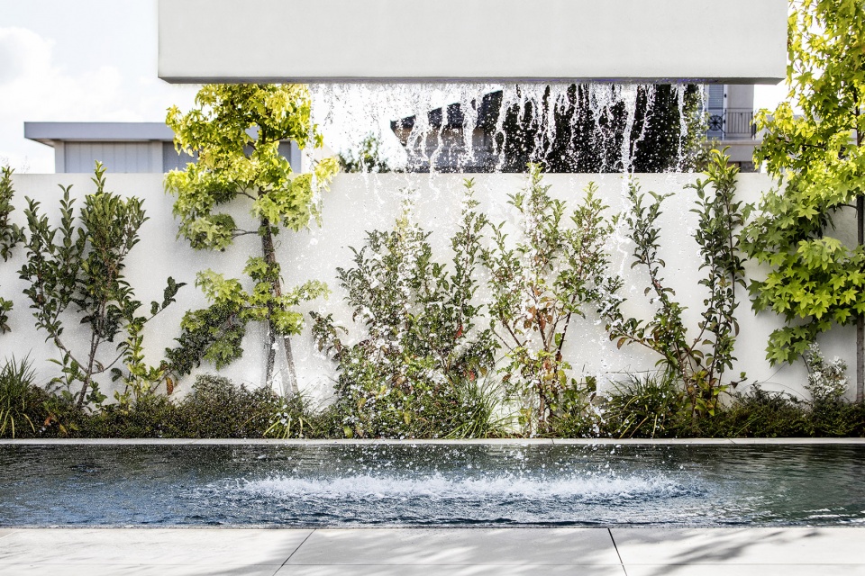 x6 two in one houses by raz melamed architect
