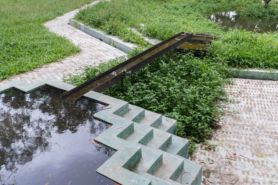 kola bhaban prangon landscape architecture at faculty of arts university of dhaka by sthanik consultants