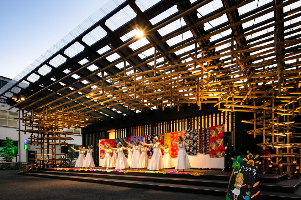 taketa castle town plaza oita by kengo kuma and associates