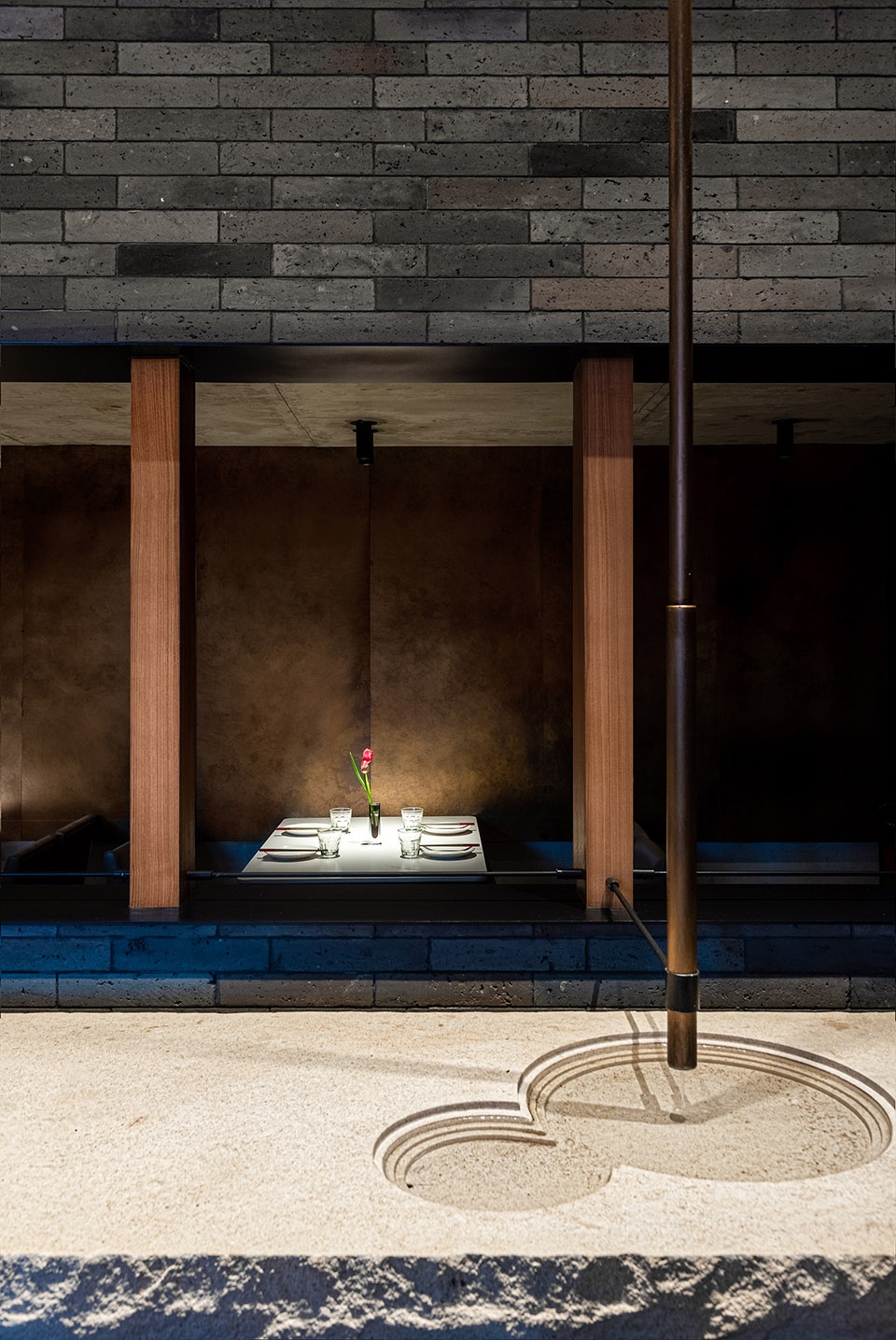 huda restaurant main store by inx design