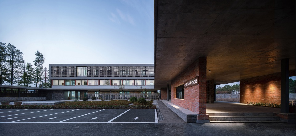 Party and Public Center of Qili Village SSDesign