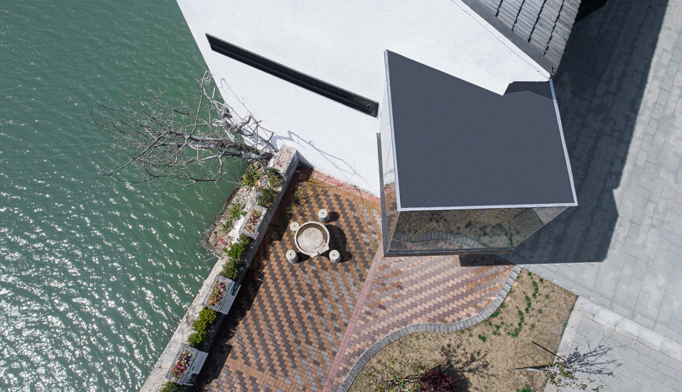 Tea Room Floating by the River DCDSAA