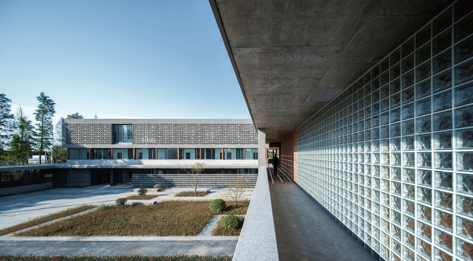 Party and Public Center of Qili Village SSDesign