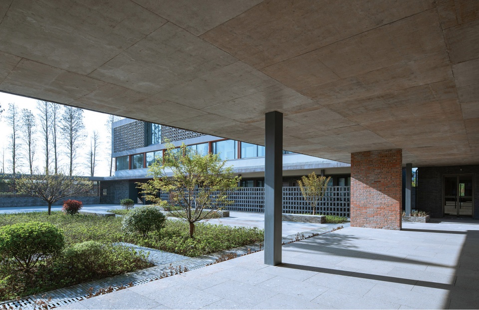 Party and Public Center of Qili Village SSDesign