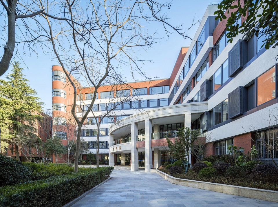 Transformation of the Facade of Boxue Building HDD