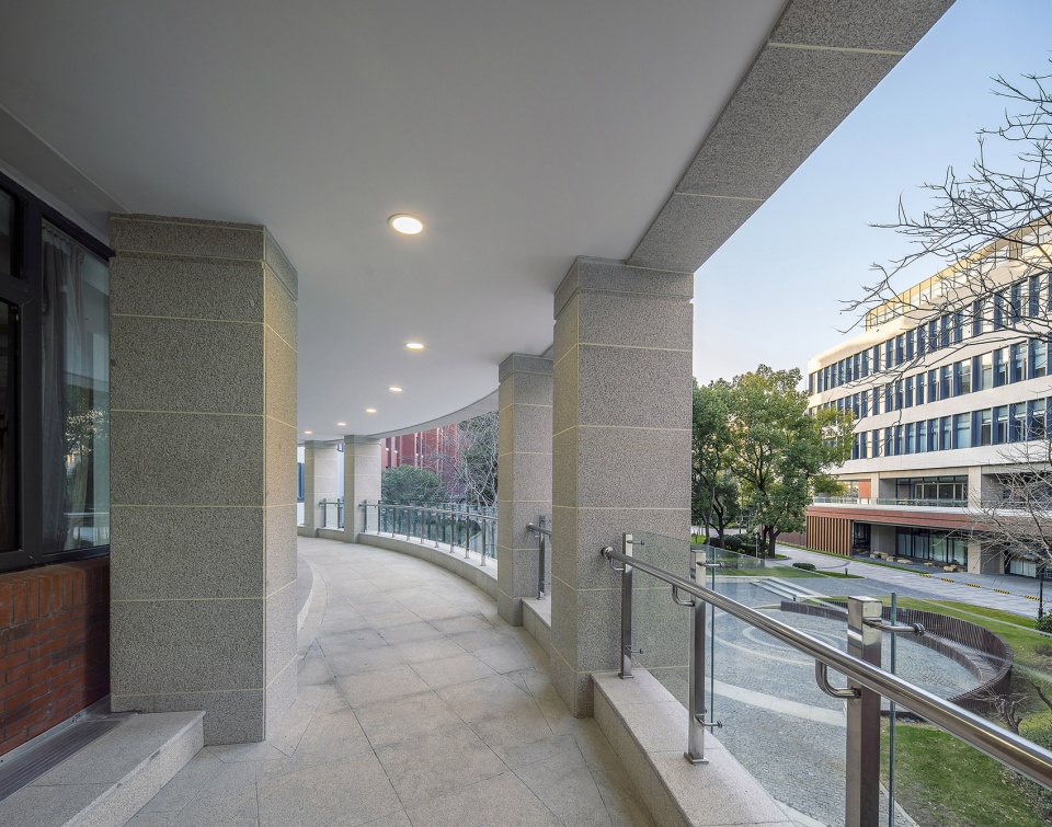 Transformation of the Facade of Boxue Building HDD