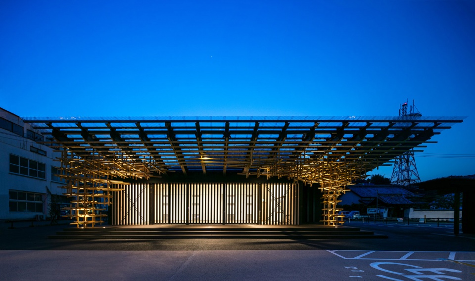 taketa castle town plaza oita by kengo kuma and associates