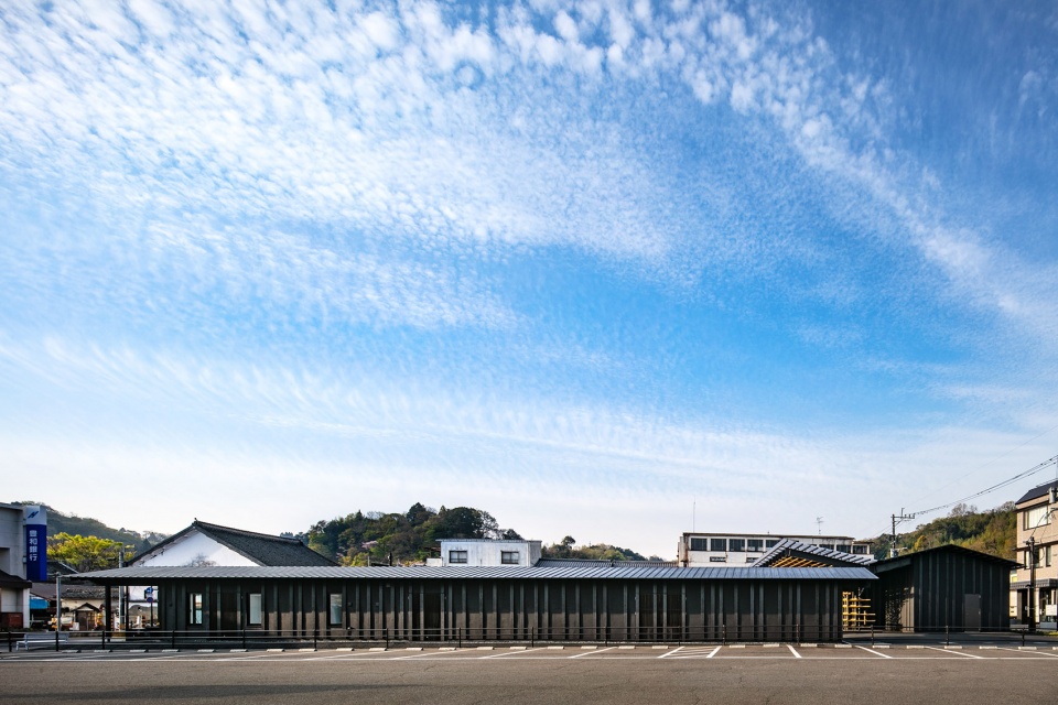 taketa castle town plaza oita by kengo kuma and associates