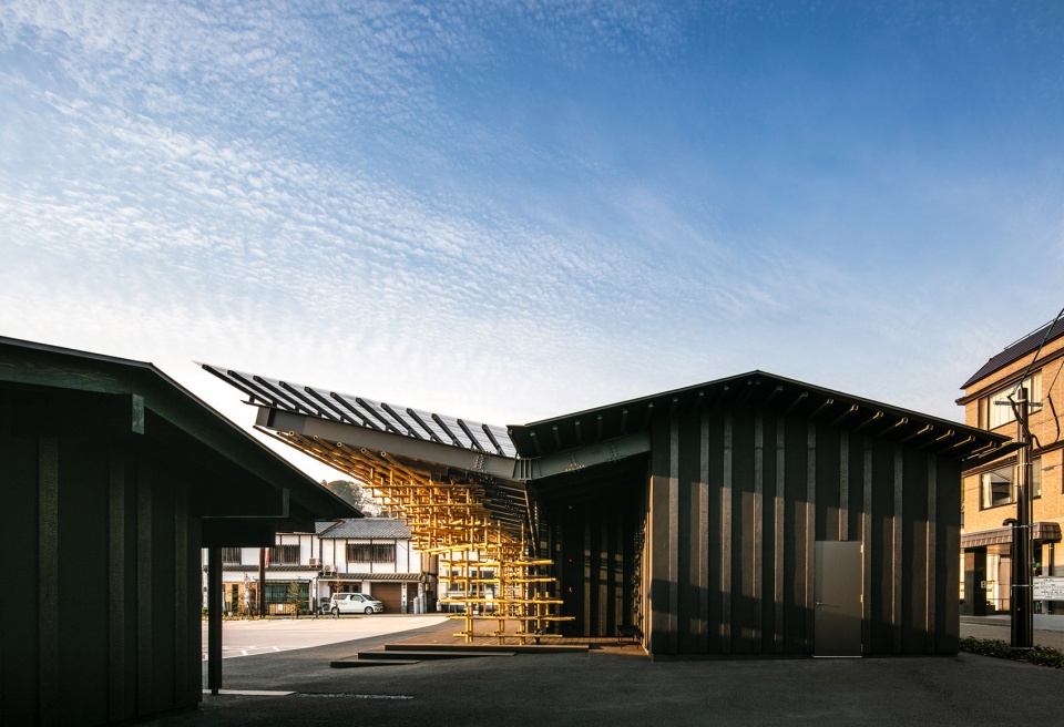 taketa castle town plaza oita by kengo kuma and associates
