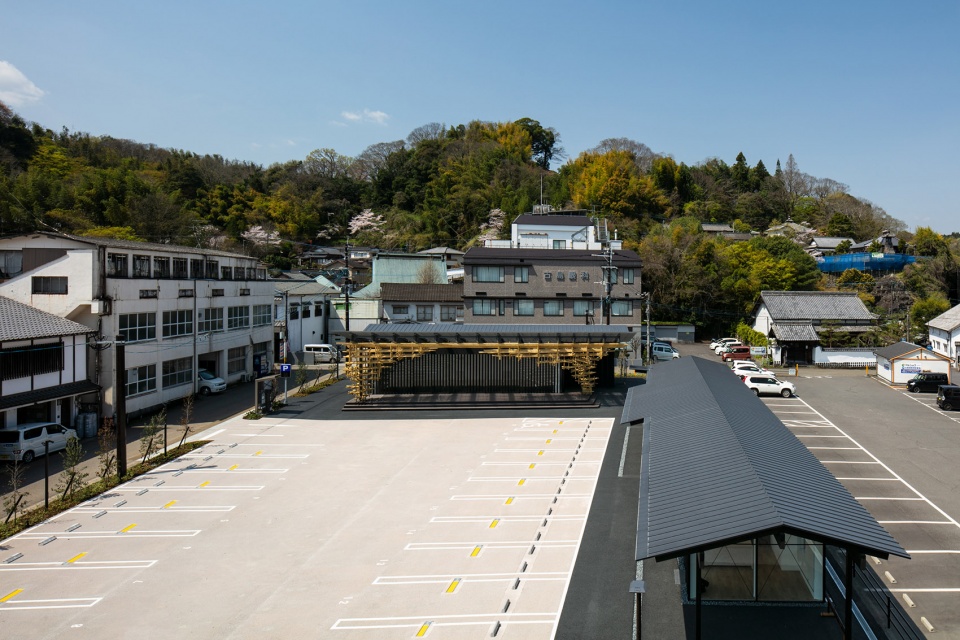taketa castle town plaza oita by kengo kuma and associates