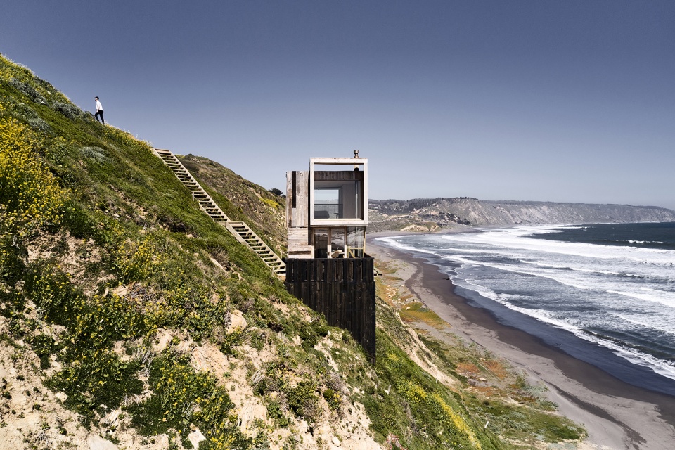 la loica and la tagua cabins by croxatto y opazo arquitectos