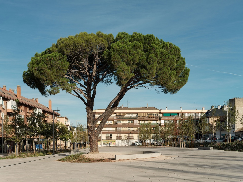 REMODELING OF BELGAS SQUARE by Contxto