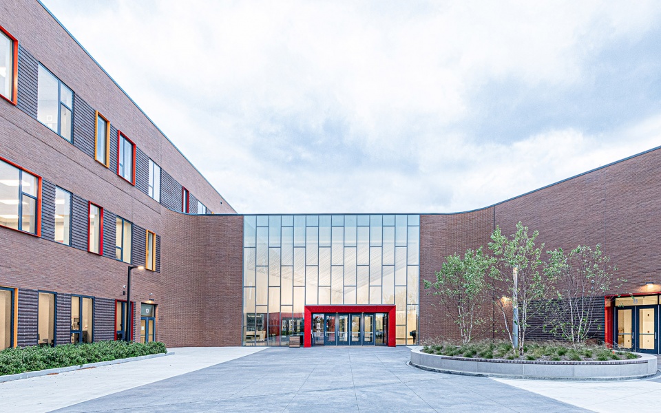 TAFT FRESHMAN ACADEMY by STL architects