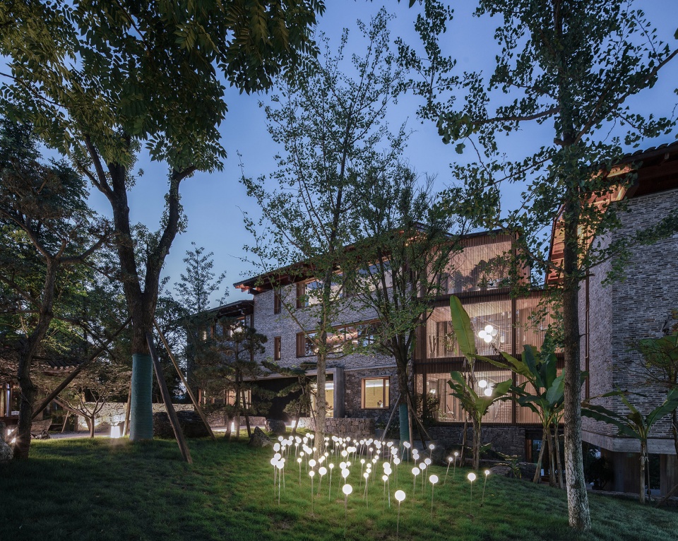 woodsy whispers residence in maer shan village china by shulin architectural design
