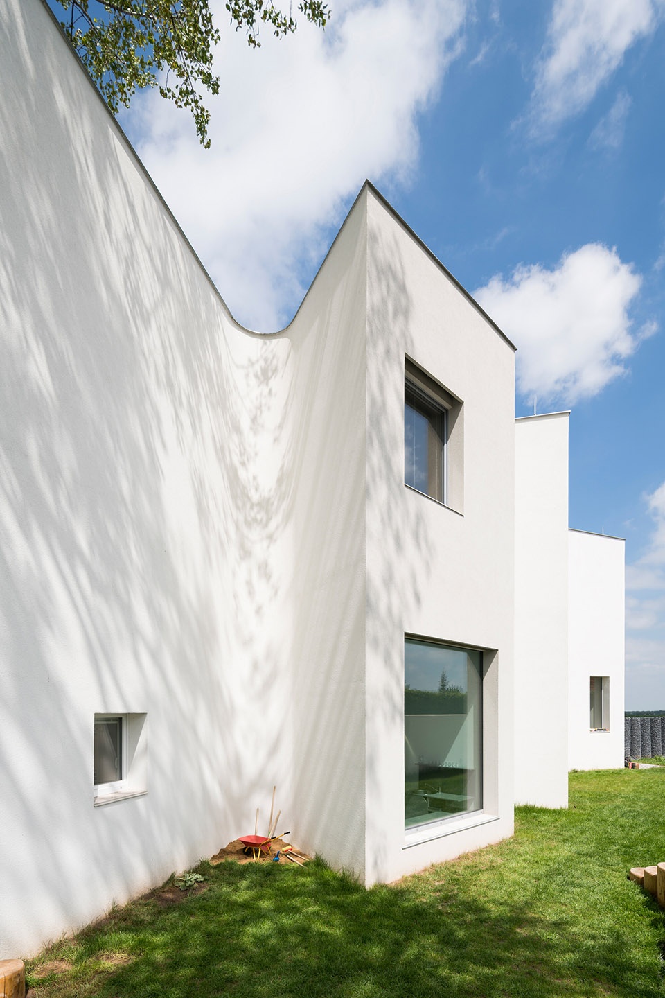 Montessori Kindergarten by No Architects