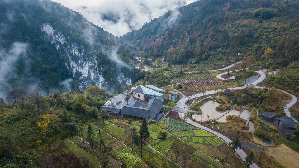 003-guiyuan-resort-in-fairy-maiden-mountain-of-wulong-district-chongqing-china-by-wisto-design-960x539-960x539.jpg