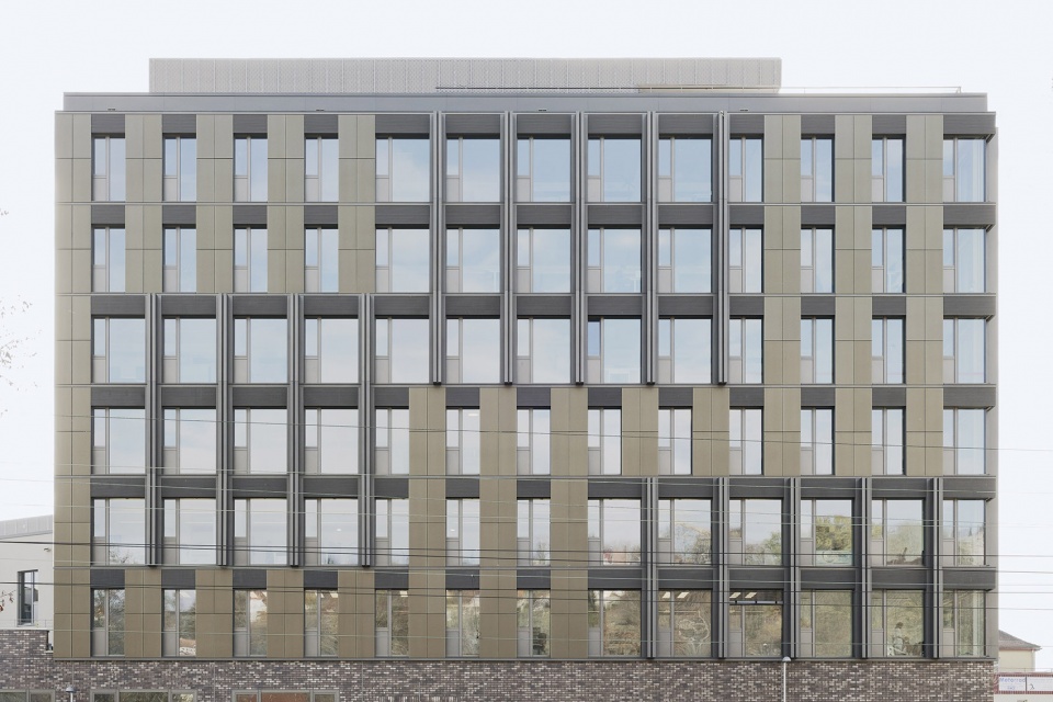 the commercial tower westspitze by ar architekten
