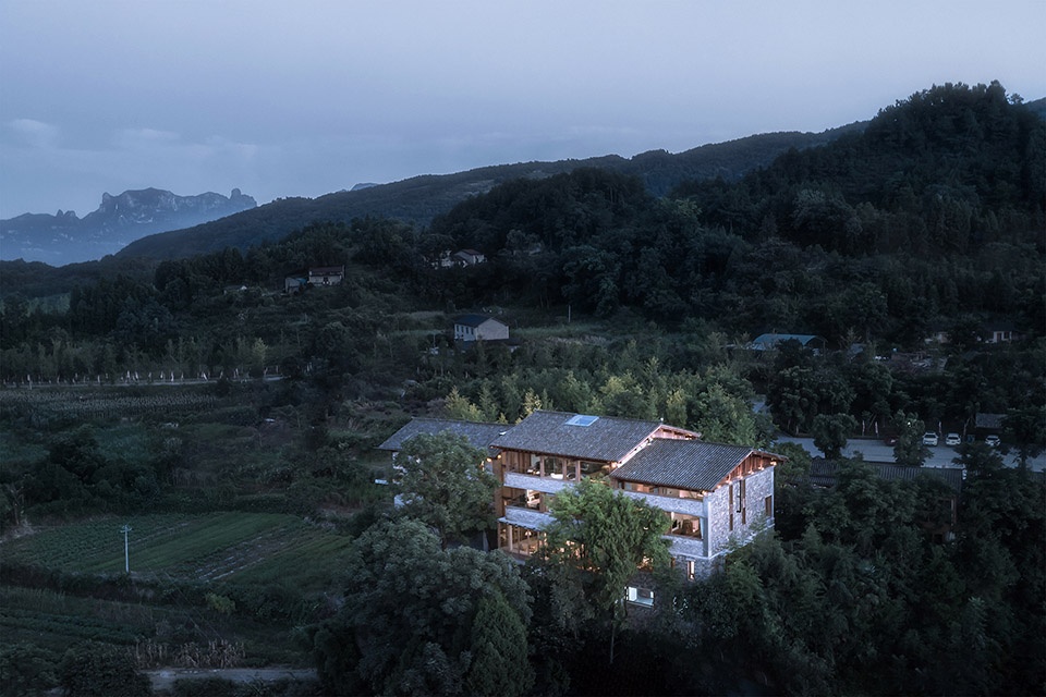 woodsy whispers residence in maer shan village china by shulin architectural design