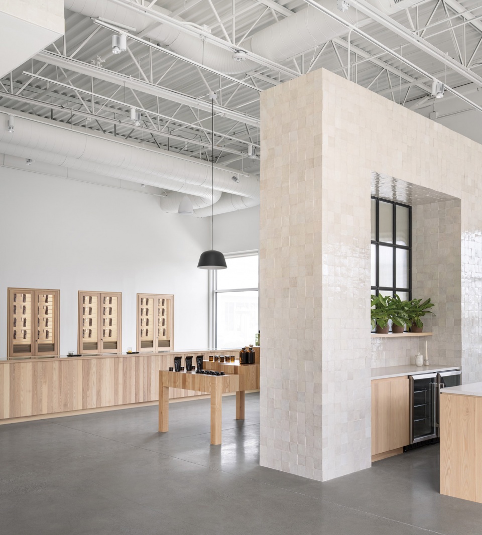 SeaWeed showroom by MAAM