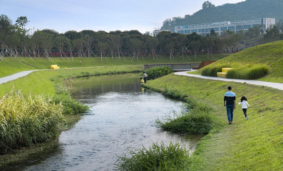 The Fish leaping north and south The Landscape Revitalization in The Seventh Hospital of Zhongshan University by LA Design