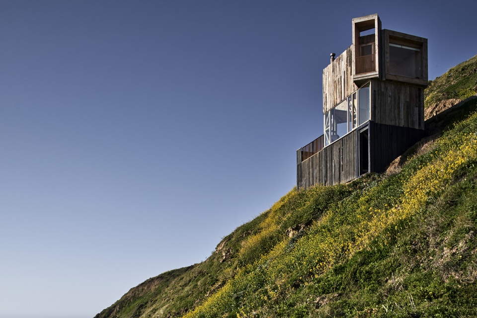 la loica and la tagua cabins by croxatto y opazo arquitectos