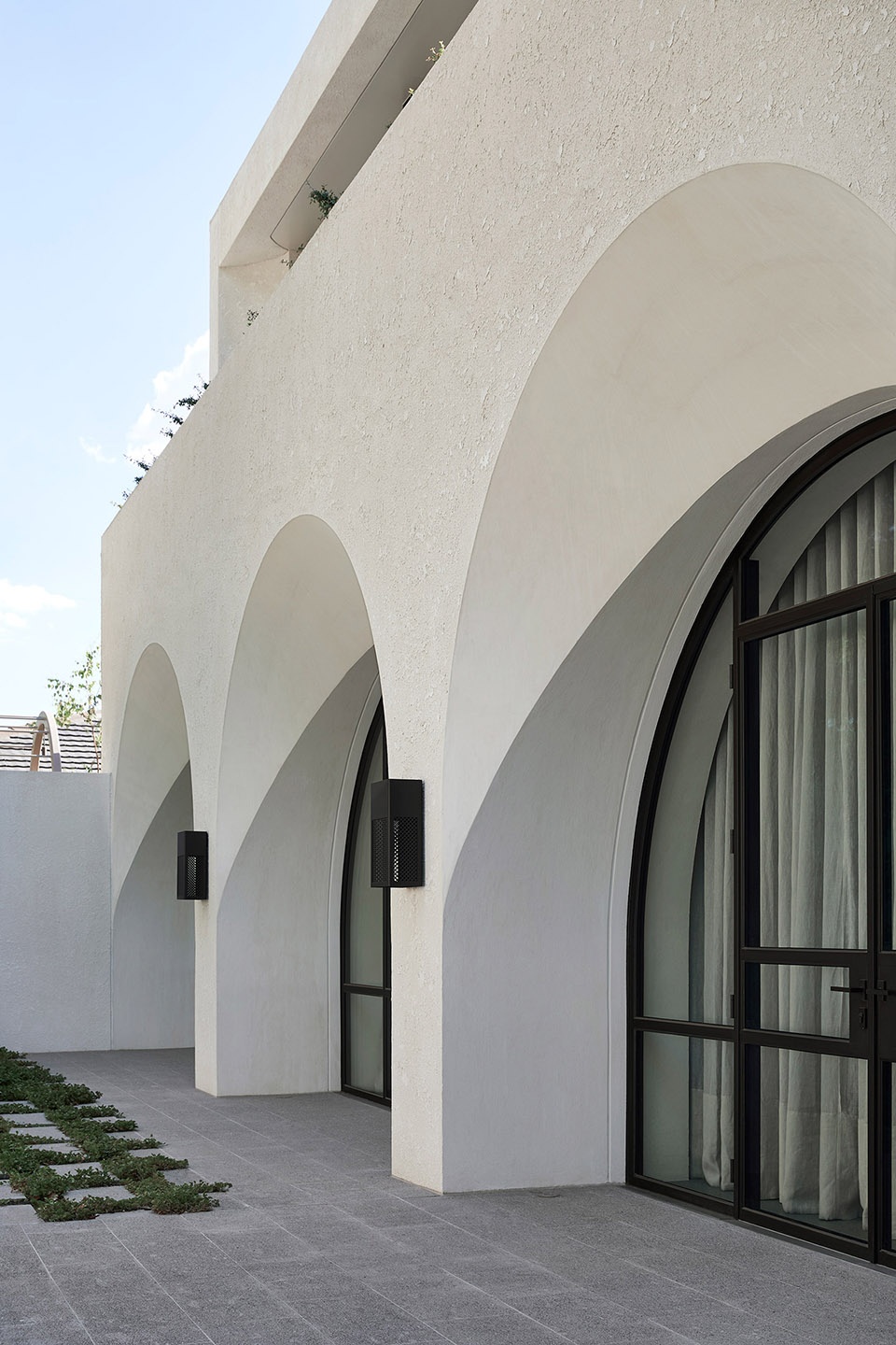 Huntingtower Road Apartments by Jolson Architecture and Interiors