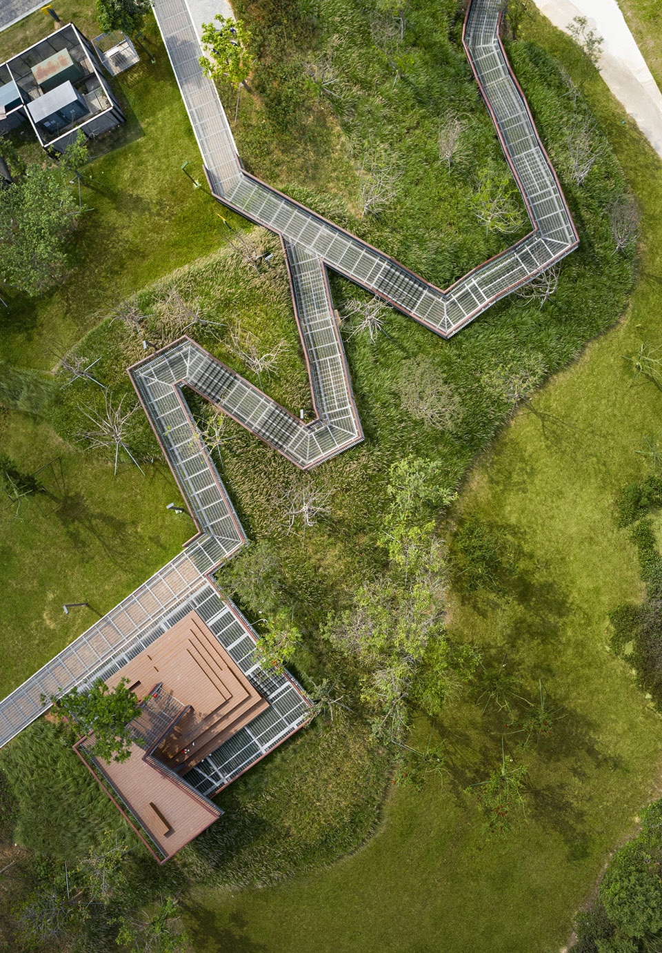 The Fish leaping north and south The Landscape Revitalization in The Seventh Hospital of Zhongshan University by LA Design