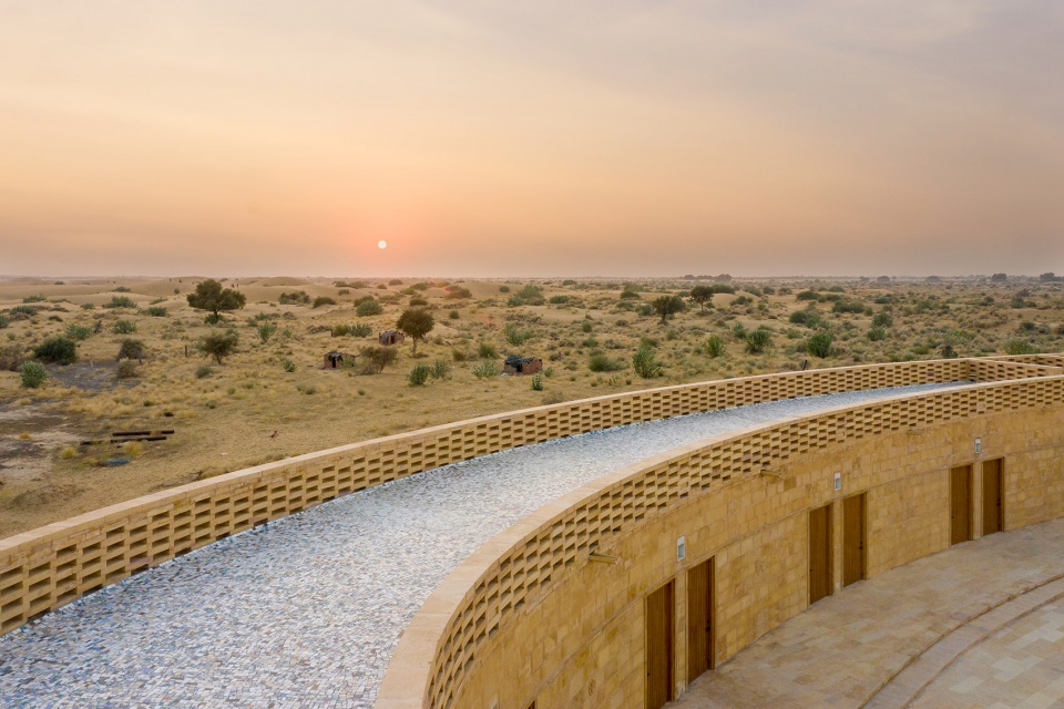 the rajkumari ratnavati girls school by diana kellogg architects