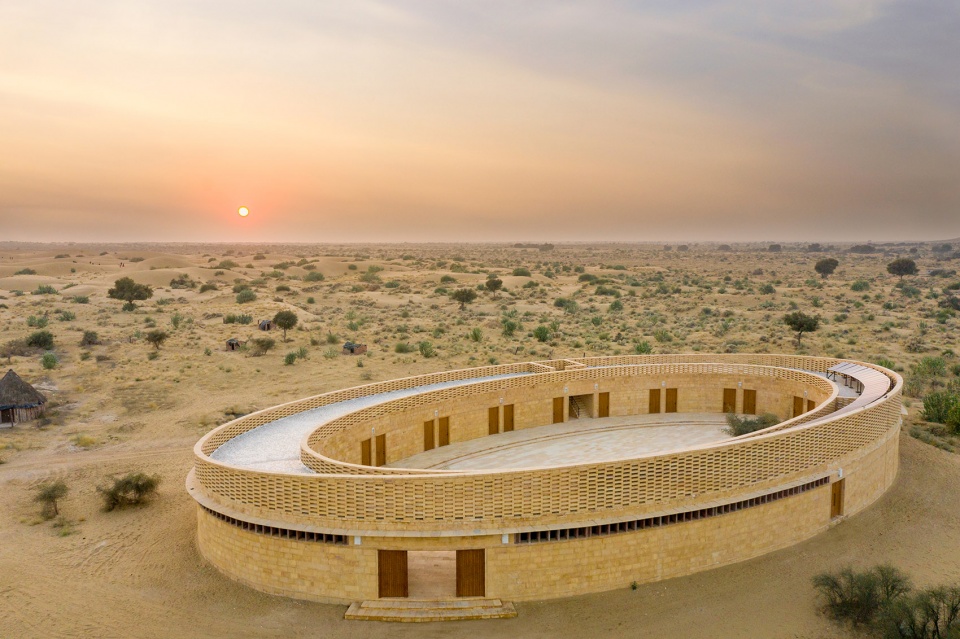 the rajkumari ratnavati girls school by diana kellogg architects