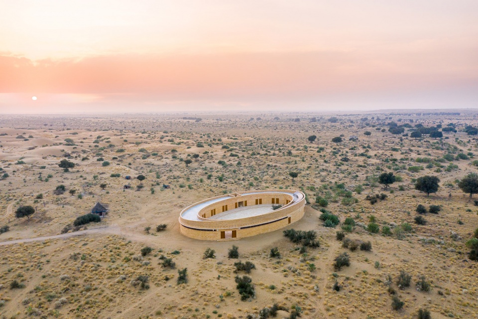 the rajkumari ratnavati girls school by diana kellogg architects