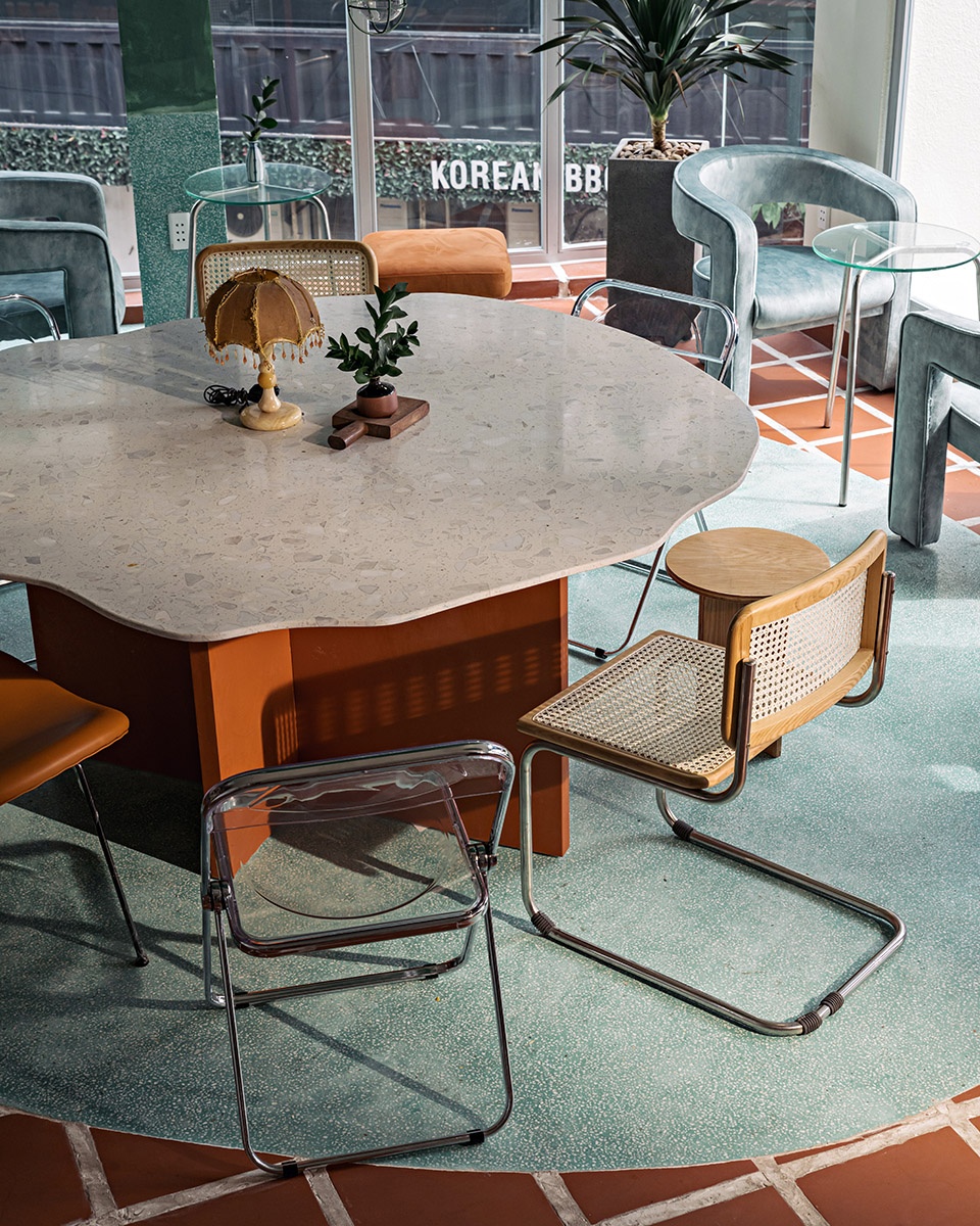 Den Da Coffee Shop by Ksoul Interior Design Studio