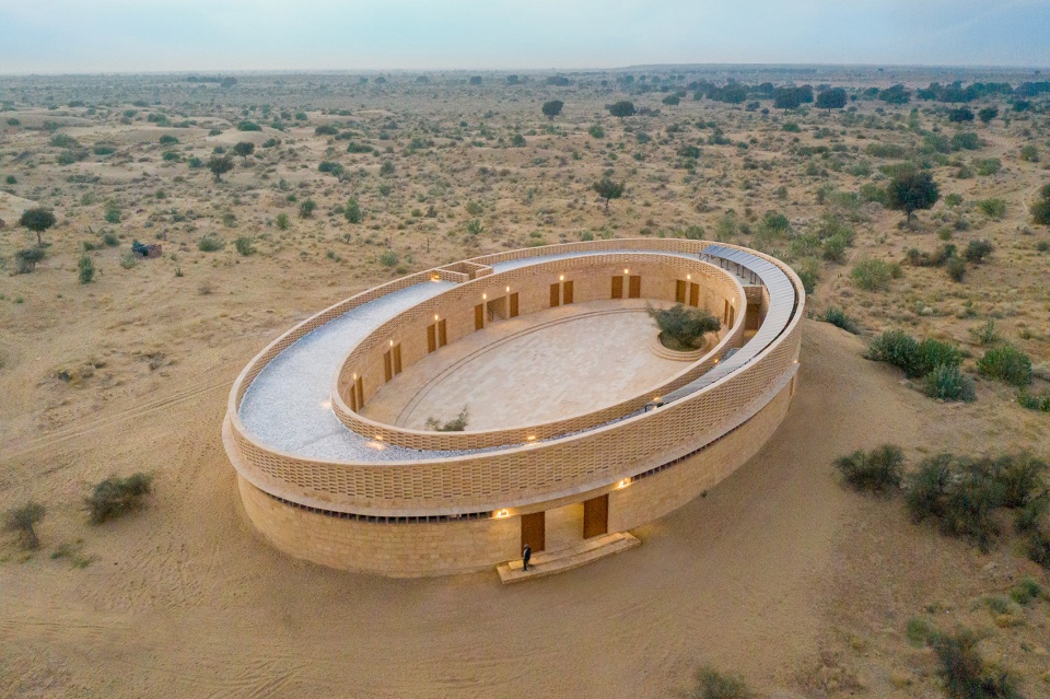 the rajkumari ratnavati girls school by diana kellogg architects