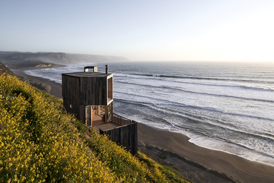 la loica and la tagua cabins by croxatto y opazo arquitectos